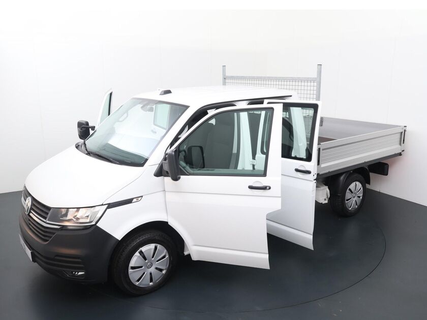 Volkswagen Bedrijfswagens Transporter 2.0 TDI L2H1 DC 30 Comfortline | 110 PK | Trekhaak | Twee zitplaatsen rechtsvoor | | Navigatiesysteem |