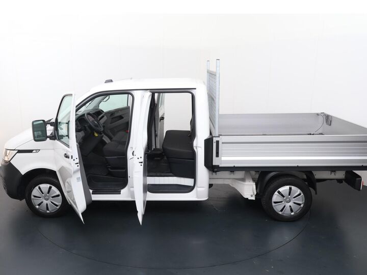 Volkswagen Bedrijfswagens Transporter 2.0 TDI L2H1 DC 30 Comfortline | 110 PK | Trekhaak | Twee zitplaatsen rechtsvoor | | Navigatiesysteem |