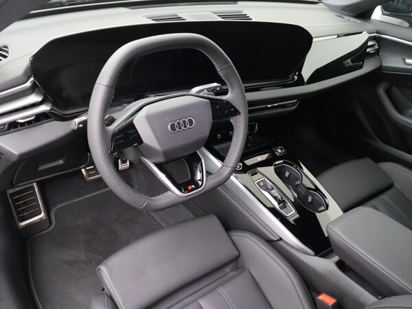 Audi A5 Avant 40 TFSI 150 kW/204 pk | S Edition | First Edition | Sfeerverlichting | Achteruitrijcamera | Adaptieve Cruise Control | Stoelverwarming | Lederen bekleding | Elektrisch verstelbare stoelen voor | 19" LMV | Privacy Glas |