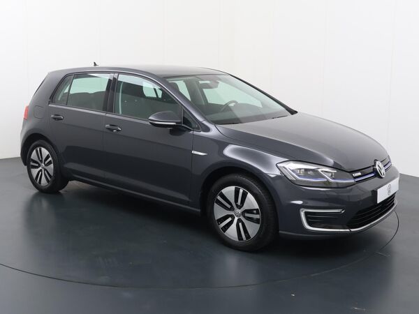 Volkswagen e-Golf E-DITION | 136 PK | Navigatiesysteem | Verwarmbare voorstoelen | Digital cockpit |