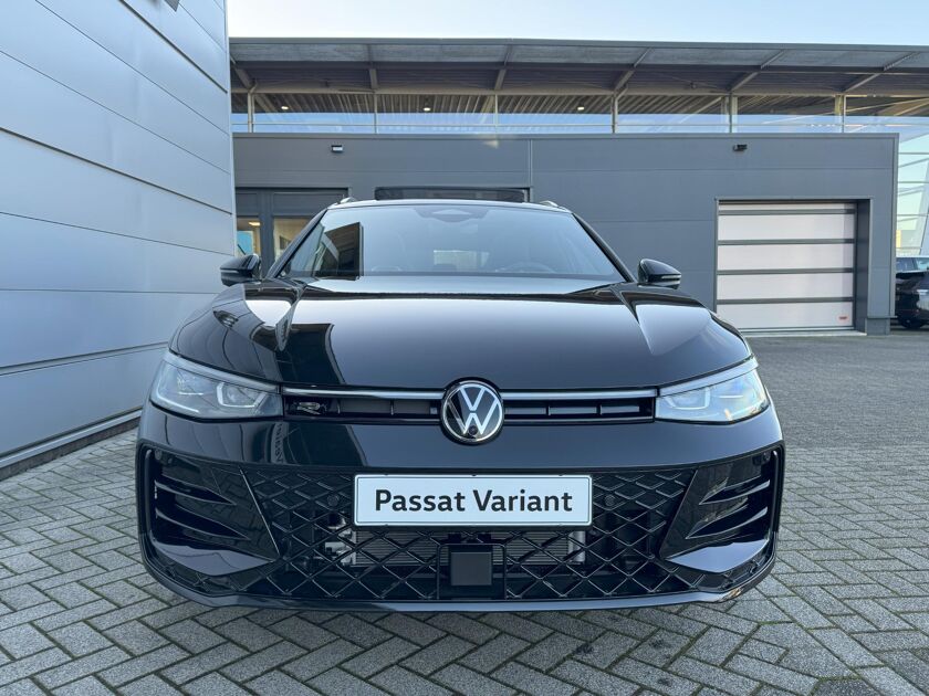 Volkswagen Passat Variant R-Line-Edition 1.5 eHybrid 150 kW / 204 pk Variant 6 versn. DSG | Assistance plus pakket | Trekhaak wegklapbaar | Harman Kardon |