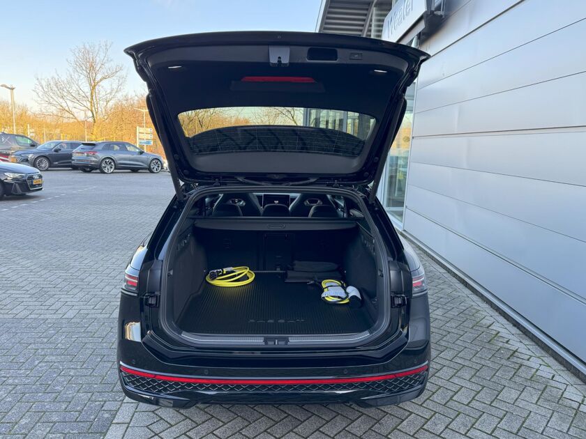 Volkswagen Passat Variant R-Line-Edition 1.5 eHybrid 150 kW / 204 pk Variant 6 versn. DSG | Assistance plus pakket | Trekhaak wegklapbaar | Harman Kardon |