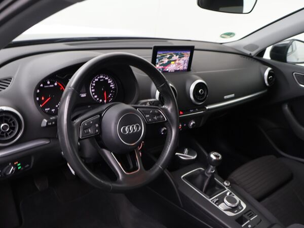 Audi A3 Sportback 1.0 TFSI Sport Lease Edition 17"LM velgen | Navigatiesysteem | Sportstoelen |Led-verlichting | PDC achter |