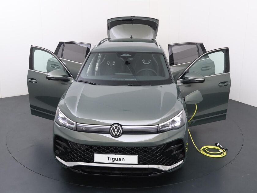 Volkswagen Tiguan R-Line Business 1.5 eHybrid 150 kW / 204 pk SUV 6  versn. DSG | Trekhaak wegklapbare kogel | Comfort pakket | Assistance pakket |