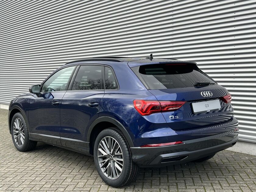 Audi Q3 Advanced edition 35 TFSI 110 kW / 150 pk S tronic | Bruin Leer |  Panoramadak | Comfortsleutel | Lichtpakket plus | Ambient light |