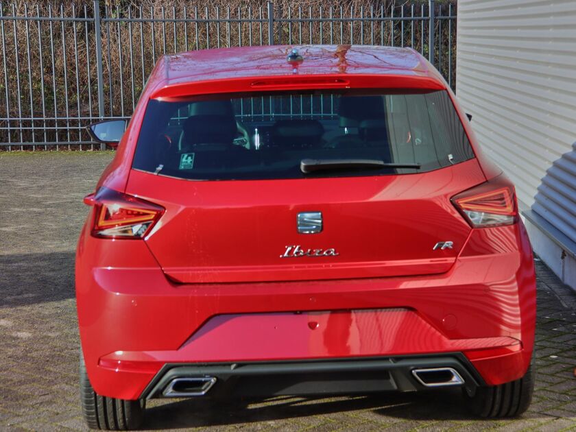 SEAT Ibiza FR Business Connect 1.0 70 kW / 95 pk EcoTSI Hatch back 5 deurs 5 versn. Hand | Achteruitrijcamera | Adaptive cruise control | Stoelverwarming |