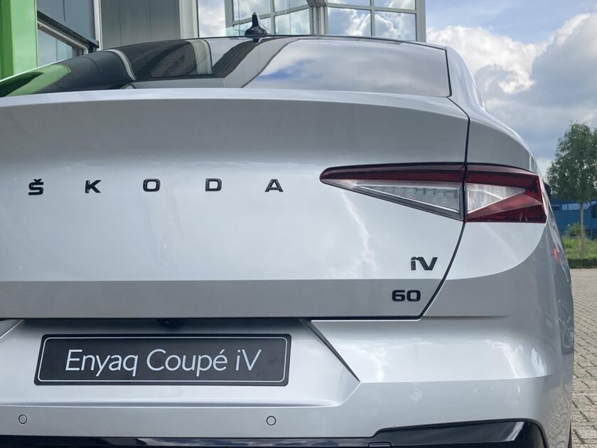 Škoda Enyaq Coupé 60 Sportline 180 pk | Panodak | Carplay | Navi | 21" | 395 km actieradius |