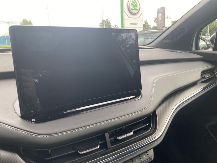 Škoda Enyaq Coupé 60 Sportline 180 pk | Panodak | Carplay | Navi | 21" | 395 km actieradius |