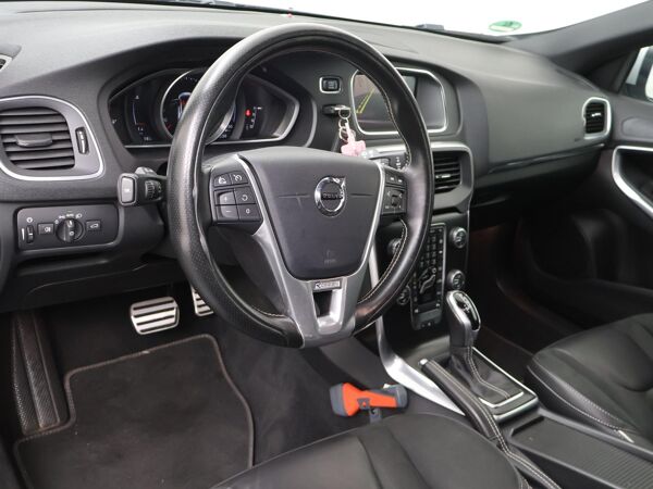 Volvo V40 1.5 T3 Polar+ Sport | 152 PK | Automaat | Panoramadak | Navigatiesysteem |