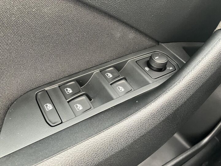 Škoda Kamiq Essence 1.0 TSI 115 pk 6 versn. | Apple Carplay/Android Auto | Parkeersensoren | Cruise Control