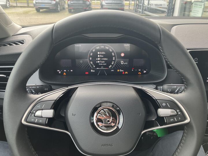 Škoda Kamiq Essence 1.0 TSI 115 pk 6 versn. | Apple Carplay/Android Auto | Parkeersensoren | Cruise Control