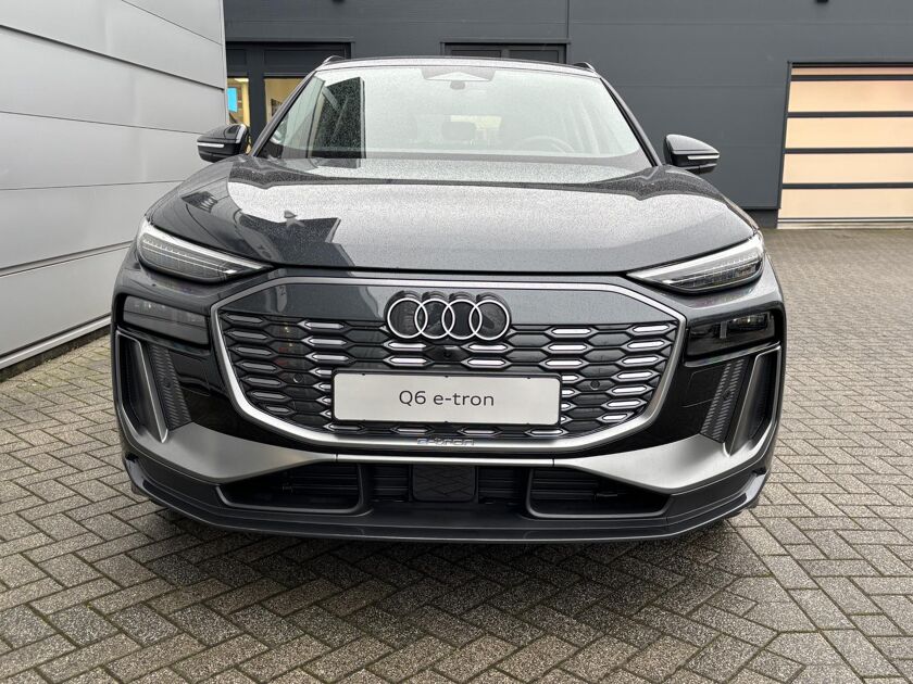 Audi Q6 e-tron Advanced edition (B1)  e-tron perf 225kW/306pk 100 Audi Q6 e-tron Advanced edition e-tron perf 225kW/306pk 100Kwh Hatchback Elektrische aandrijving