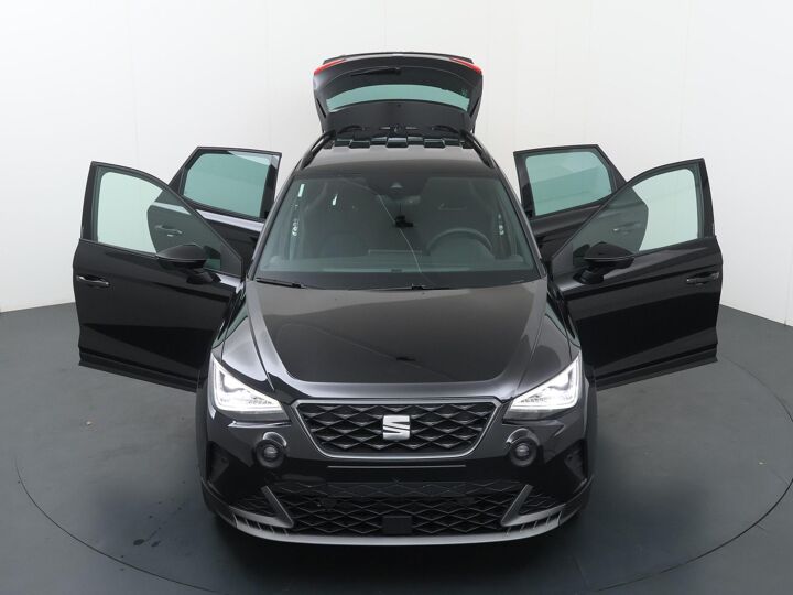 SEAT Arona FR Business Connect 1.0 70 kW / 95 pk EcoTSI SUV 5 versn. | Black Pack |