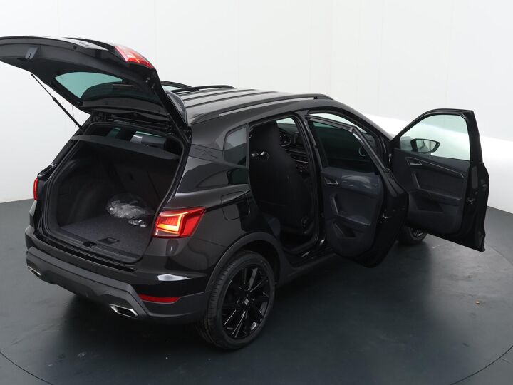 SEAT Arona FR Business Connect 1.0 70 kW / 95 pk EcoTSI SUV 5 versn. | Black Pack |