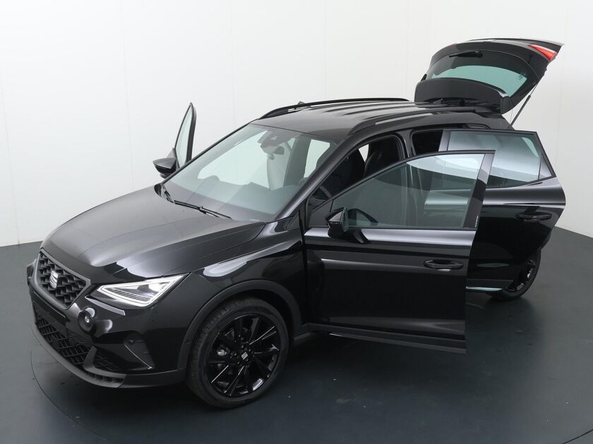 SEAT Arona FR Business Connect 1.0 70 kW / 95 pk EcoTSI SUV 5 versn. | Black Pack |