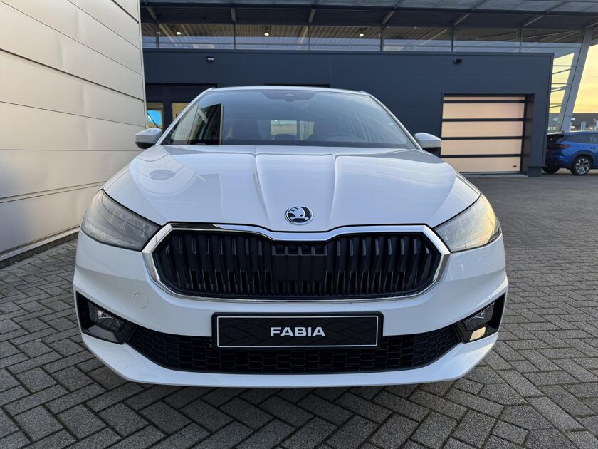 Škoda Fabia Essence 1.0 TSI 95 pk | Airconditioning | Parkeersensoren | LED verlichting |