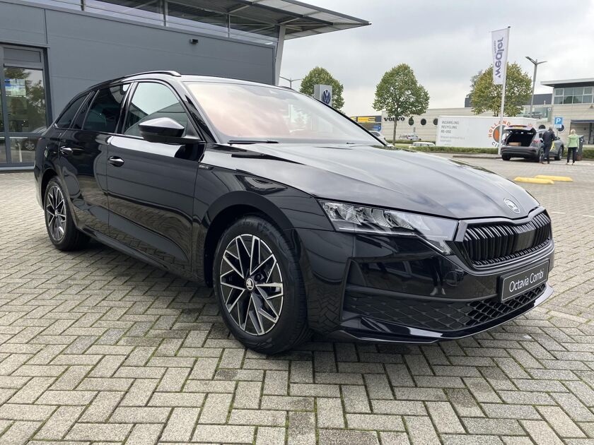 Škoda Octavia combi Sportline Business 1.5 TSI 150 pk | DSG automaat | Winter pakket | Trekhaak | 17'' Lichtmetalen velgen |