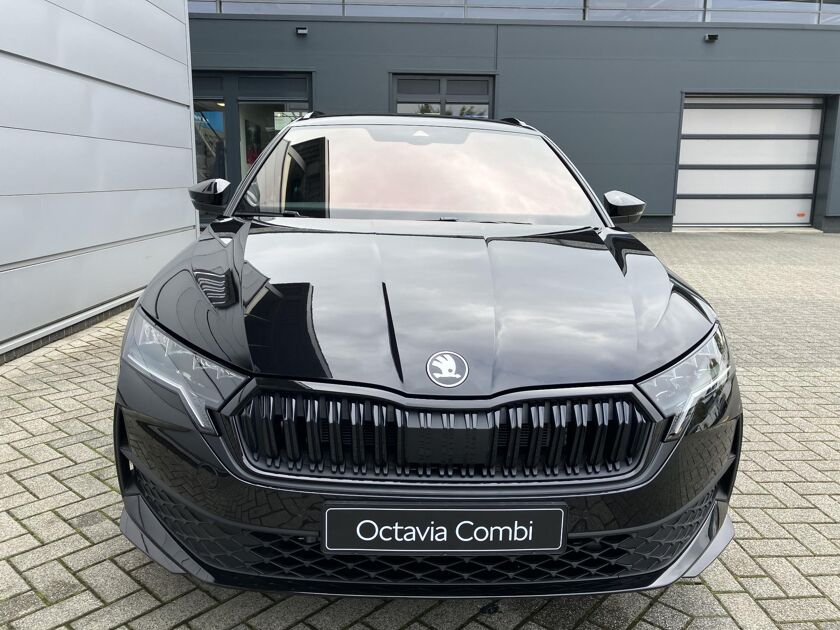 Škoda Octavia combi Sportline Business 1.5 TSI 150 pk | DSG automaat | Winter pakket | Trekhaak | 17'' Lichtmetalen velgen |