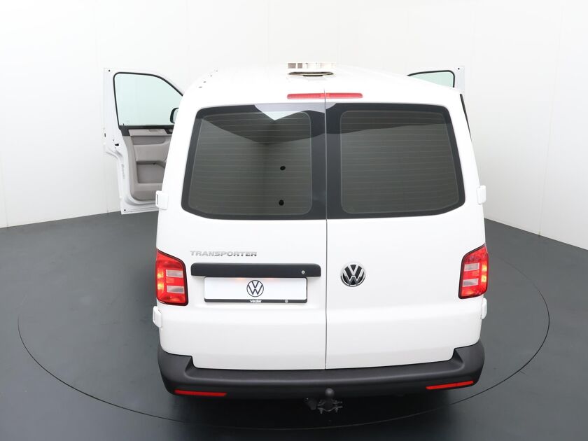 Volkswagen Bedrijfswagens Transporter 2.0 TDI L2H1 DC Trendline | 102 PK | Dubbele Cabine 6-Persoons | Comfortstoel + Armsteun + Bijrijdersbank | Standkachel + Afstandbediening | Airco | Cruise Controle |Radio-Media BT | Laadruimte Betimmering | Trekhaak