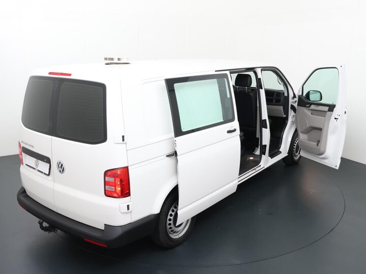 Volkswagen Bedrijfswagens Transporter 2.0 TDI L2H1 DC Trendline | 102 PK | Dubbele Cabine 6-Persoons | Comfortstoel + Armsteun + Bijrijdersbank | Standkachel + Afstandbediening | Airco | Cruise Controle |Radio-Media BT | Laadruimte Betimmering | Trekhaak