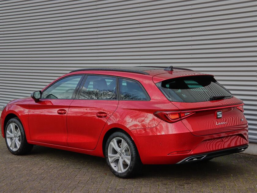 SEAT Leon Sportstourer FR Business Intense 1.0 eTSI 81kW / 110pk 7 versn. DSG | Panoramadak |