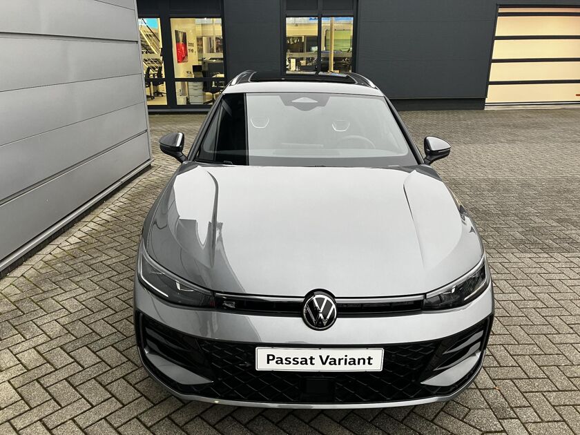 Volkswagen Passat Variant R-Line-Edition 1.5 eHybrid 150 kW / 204 pk Variant 6 versn. DSG | Assistance plus pakket | Trekhaak wegklapbaar | Harman Kardon |