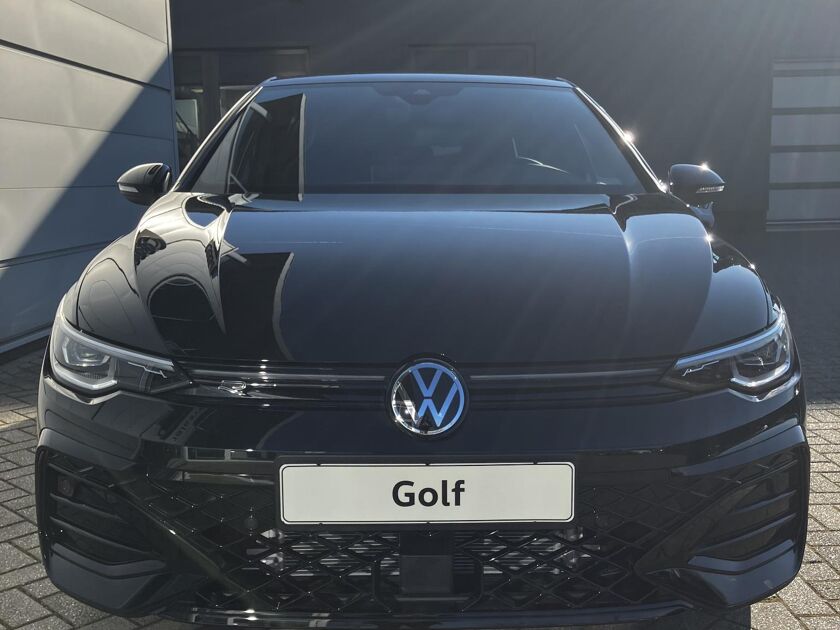 Volkswagen Golf 8 R-Line-Edition 1.5 eTSI 85 kW / 116 pk Hatchback 7 versn. DSG | Panoramadak | Black Style |