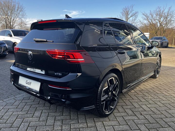 Volkswagen Golf 8 R-Line-Edition 1.5 eTSI 85 kW / 116 pk Hatchback 7 versn. DSG | Panoramadak | Black Style |