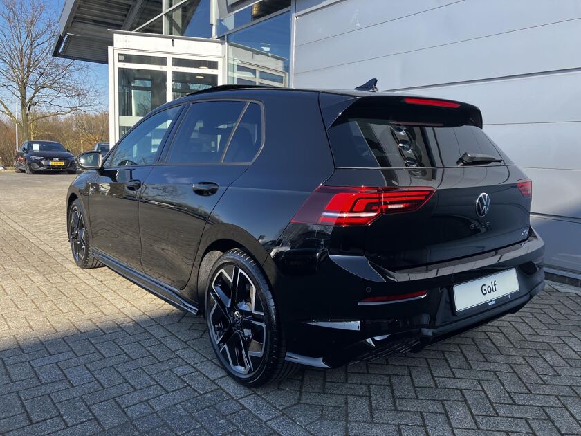 Volkswagen Golf 8 R-Line-Edition 1.5 eTSI 85 kW / 116 pk Hatchback 7 versn. DSG | Panoramadak | Black Style |