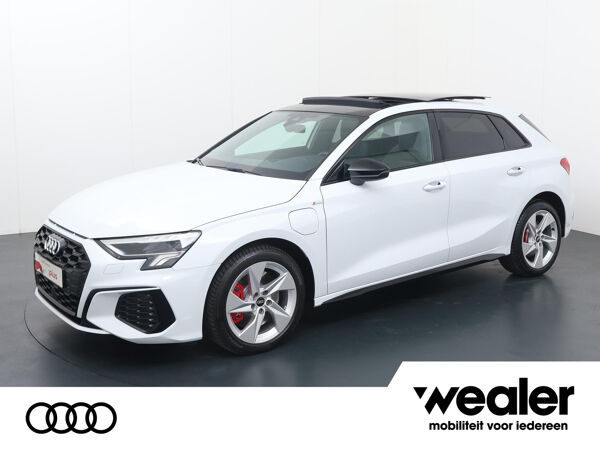 Audi A3 Sportback 45 TFSI e S edition Competition | 245 PK | Automaat | Multifunctioneel stuurwiel | Stoelverwarming | Adaptive Cruisecontrol |