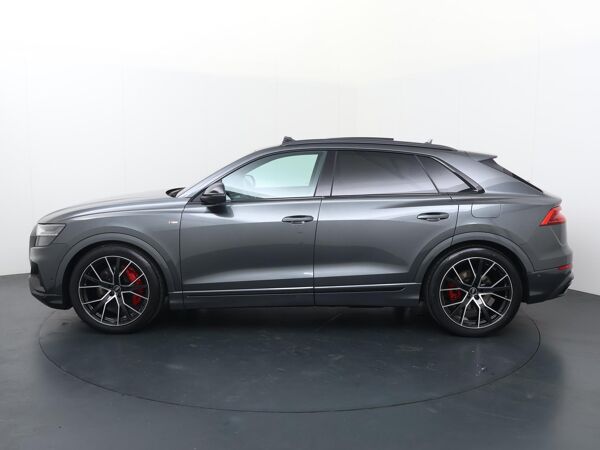 Audi Q8 60 TFSI e quattro Pro Line S Competition | 462 PK | Luchtvering | Panoramadak | Lichtmetalen velgen 22 "| Head-up display |