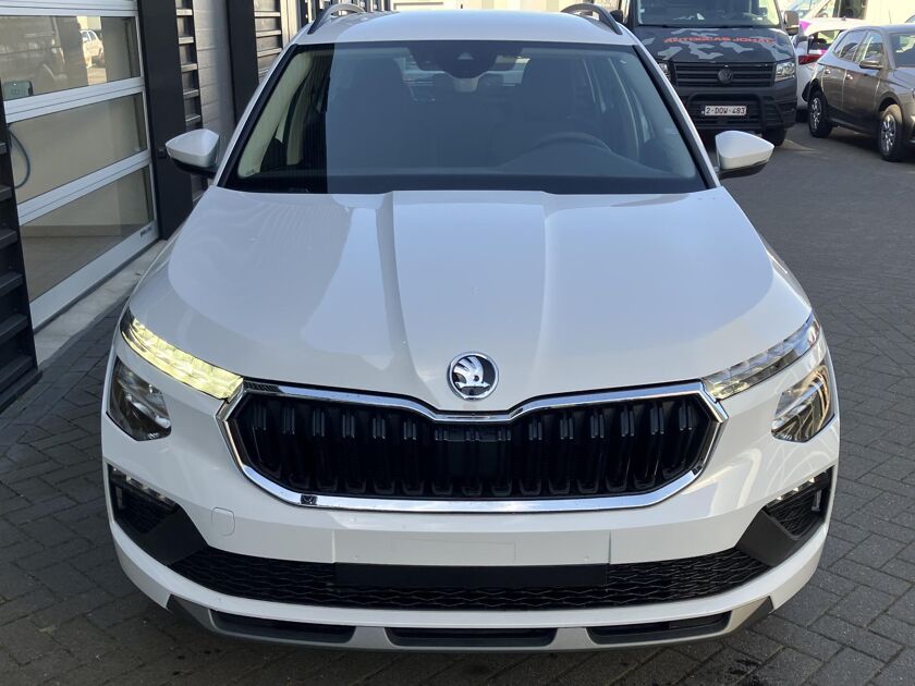 Škoda Kamiq Selection 1.0 TSI 115 PK SUV 6 versn. Hand | 17" lichtmetalen velgen | Apple Carplay/Android Auto | Parkeersensoren | Climatronic |