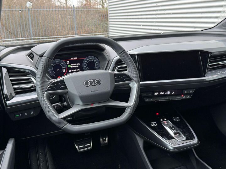 Audi Q4 e-tron S Edition (A1)  e-tron 45 210kW/286pk 82Kwh Hatchb