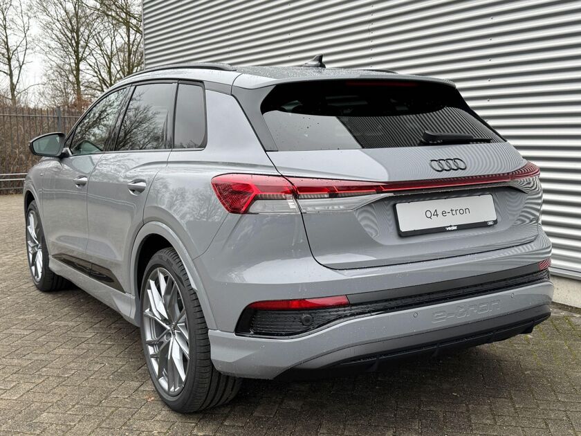 Audi Q4 e-tron S Edition (A1)  e-tron 45 210kW/286pk 82Kwh Hatchb