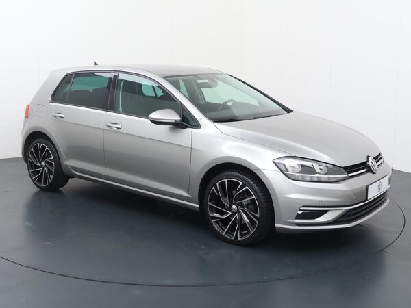 Volkswagen Golf 1.0 TSI Comfortline Business | 110 PK | Adaptive Cruisecontrol | Stoelverwarming | Apple CarPlay/ Android auto