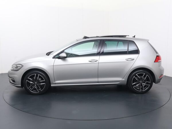 Volkswagen Golf 1.5 TSI Highline Business R | 150 PK | Automaat | Trekhaak afneembaar | Elektrisch Panorama dak
