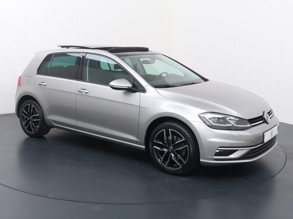 Volkswagen Golf 1.5 TSI Highline Business R | 150 PK | Automaat | Trekhaak afneembaar | Elektrisch Panorama dak