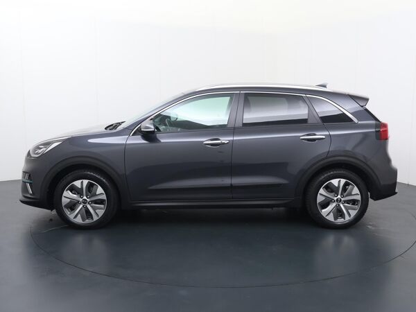 Kia e-Niro ExecutiveLine 64 kWh | 204 PK | SoH 100% | Achteruitrijcamera | Adaptive cruise control | LED verlichting |