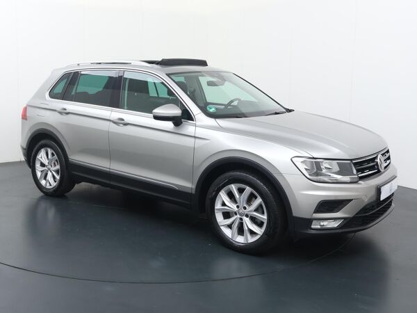 Volkswagen Tiguan 1.4 TSI ACT Connected Series | 150 PK | Automaat | Multifunctioneel stuurwiel | Stoelverwarming | Parkeersensoren | Panoramadak |