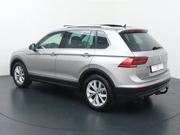 Volkswagen Tiguan 1.4 TSI ACT Connected Series | 150 PK | Automaat | Multifunctioneel stuurwiel | Stoelverwarming | Parkeersensoren | Panoramadak |