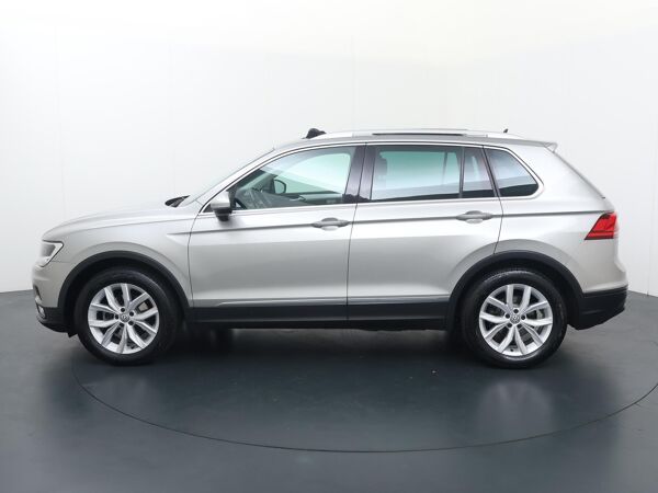 Volkswagen Tiguan 1.4 TSI ACT Connected Series | 150 PK | Automaat | Multifunctioneel stuurwiel | Stoelverwarming | Parkeersensoren | Panoramadak |