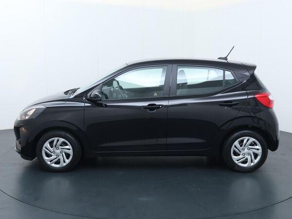 Hyundai i10 1.0 Comfort | Apple Carplay - Android Auto | Dab+ | Digitale cockpit | Start/Stop systeem | Airco | Bluetooth | Multifunctioneel stuurwiel | Laneassist | Verkeersbordherkenning | Cruise control | spraakbediening | Automatische verlichting | 5-deurs | Spiegels inklapbaar |