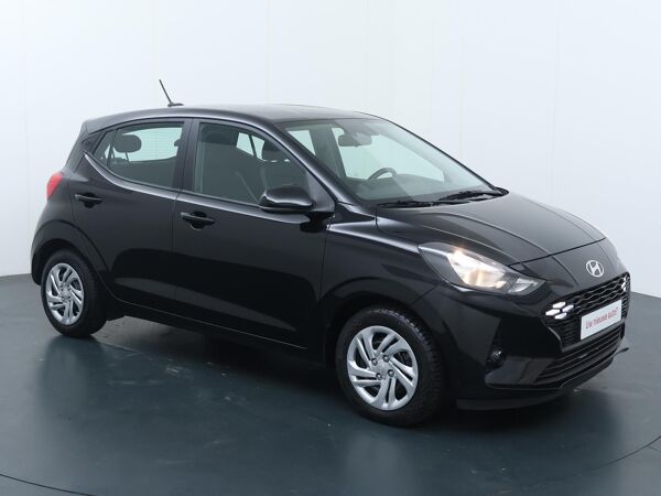 Hyundai i10 1.0 Comfort | Apple Carplay - Android Auto | Dab+ | Digitale cockpit | Start/Stop systeem | Airco | Bluetooth | Multifunctioneel stuurwiel | Laneassist | Verkeersbordherkenning | Cruise control | spraakbediening | Automatische verlichting | 5-deurs | Spiegels inklapbaar |