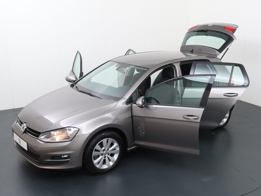 Volkswagen Golf 1.2 TSI Comfortline  | Automaat | Trekhaak | Cruise control | Navigatie | PDC | Autohold | Automatische verlichting | LM 16"|