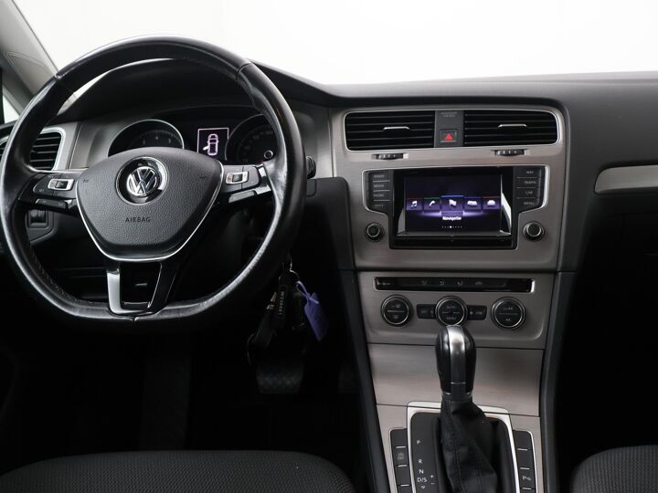 Volkswagen Golf 1.2 TSI Comfortline  | Automaat | Trekhaak | Cruise control | Navigatie | PDC | Autohold | Automatische verlichting | LM 16"|