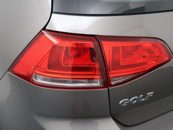 Volkswagen Golf 1.2 TSI Comfortline  | Automaat | Trekhaak | Cruise control | Navigatie | PDC | Autohold | Automatische verlichting | LM 16"|