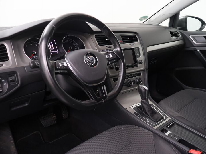Volkswagen Golf 1.2 TSI Comfortline  | Automaat | Trekhaak | Cruise control | Navigatie | PDC | Autohold | Automatische verlichting | LM 16"|