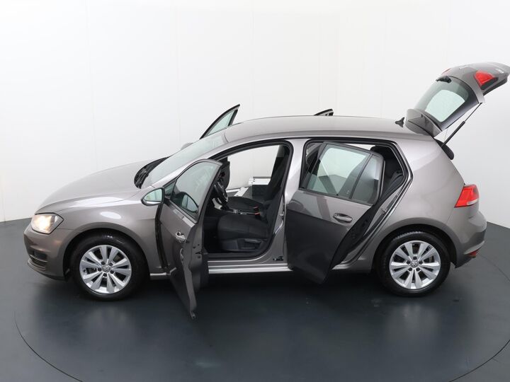 Volkswagen Golf 1.2 TSI Comfortline  | Automaat | Trekhaak | Cruise control | Navigatie | PDC | Autohold | Automatische verlichting | LM 16"|