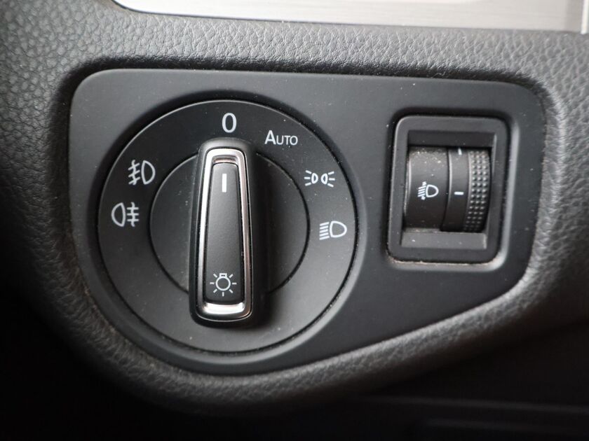 Volkswagen Golf 1.2 TSI Comfortline  | Automaat | Trekhaak | Cruise control | Navigatie | PDC | Autohold | Automatische verlichting | LM 16"|