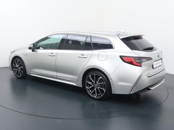 Toyota Corolla Touring Sports 2.0 Hybrid Executive JBL | 152 PK | Automaat | Headup-display | Drive mode / EV-Mode | Multifunctioneel stuurwiel | Flippers | Automatische verlichting | Cruise control | Spraakbediening | Automatische achterklep | Parkassist | Deurvergrendeling | Inklapbare spiegels | Stoelverwarming | Climate | Dab+ | Bluetooth | Navigatie | Achteruitrijcamera | Lm18'' |